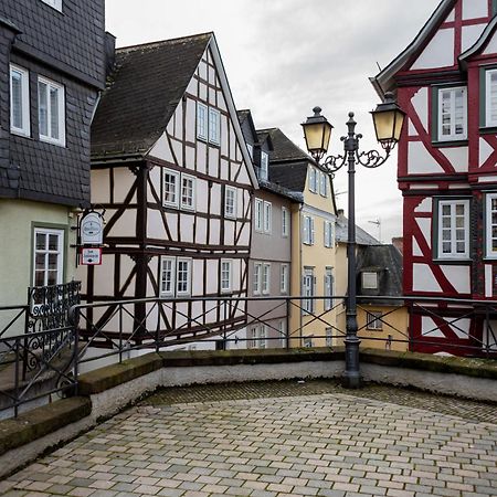Altstadt Apartment Am Dom Wetzlar, 1 Zi, Kueche, Bad Mit Parkplatz Am Grundstueck Ngoại thất bức ảnh
